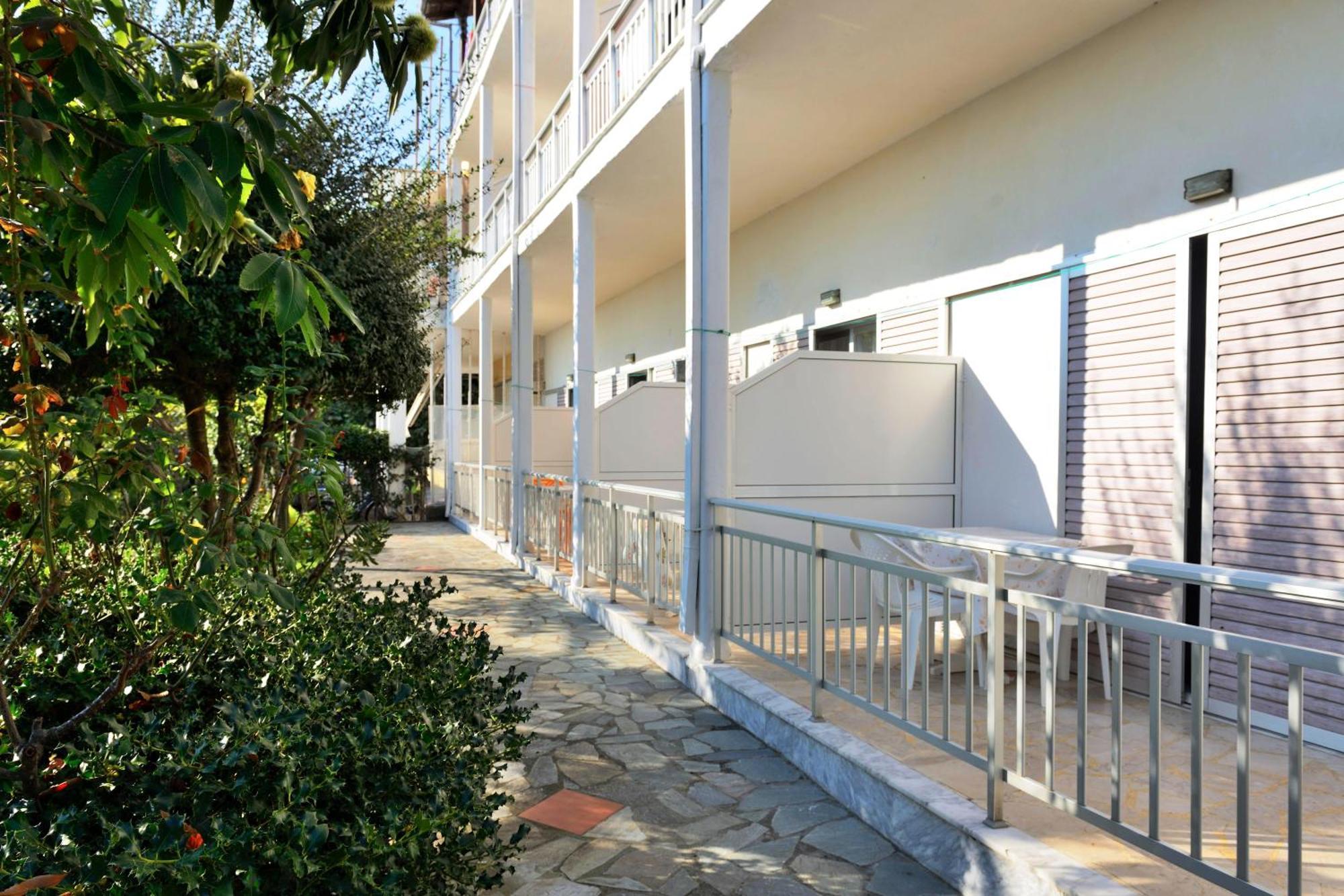 Apartments Ziogas Paralía Skotínis Exterior foto