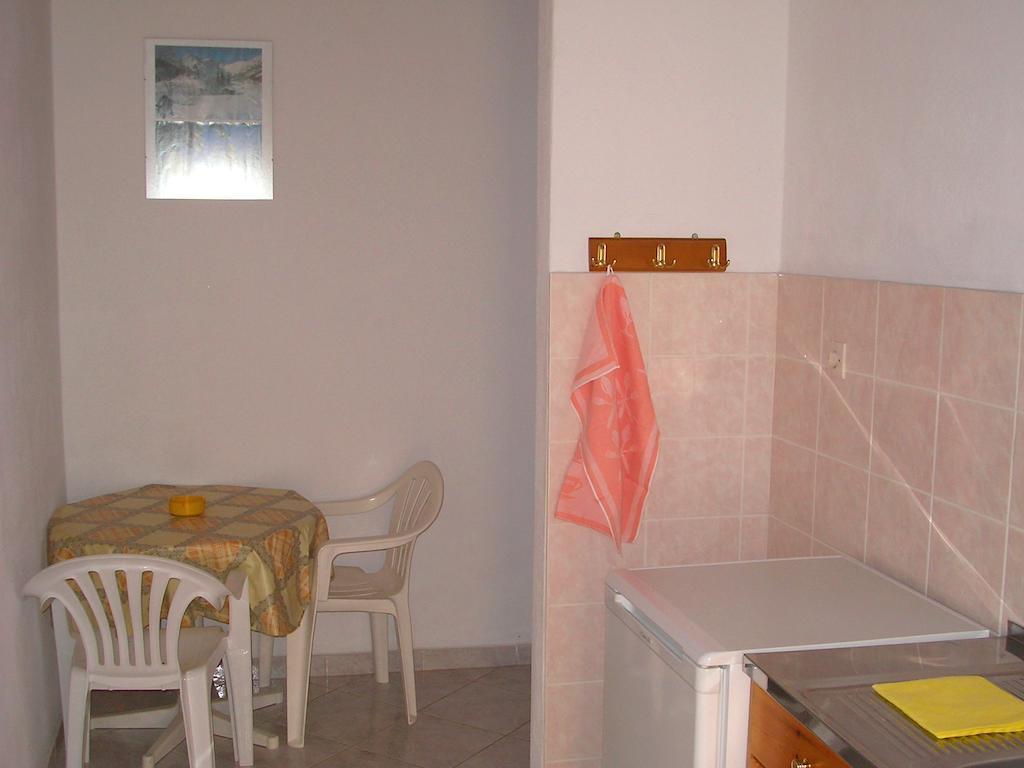 Apartments Ziogas Paralía Skotínis Habitación foto